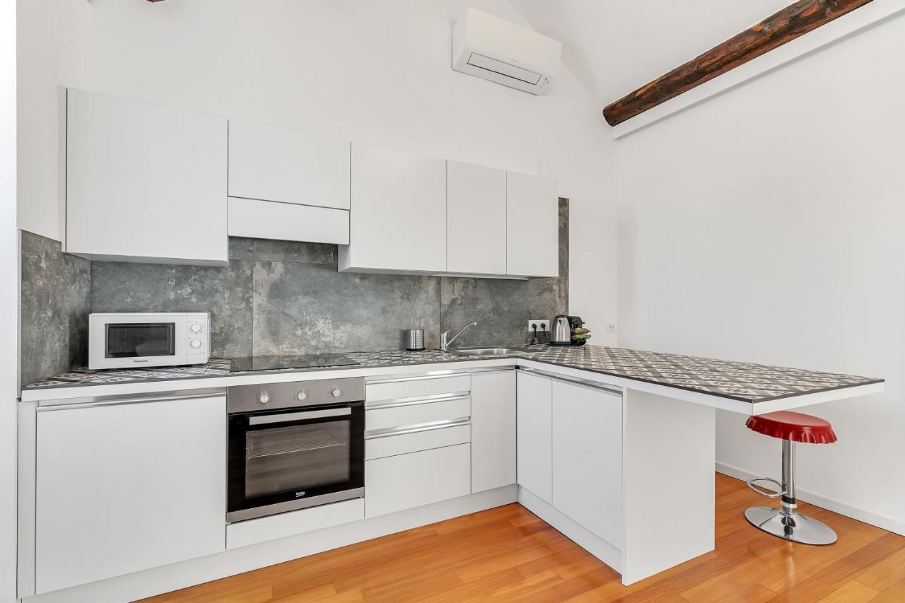 Cosmopolitan Apartment Milan Exterior photo